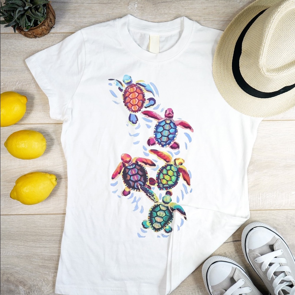 Super cute sea turtle tee